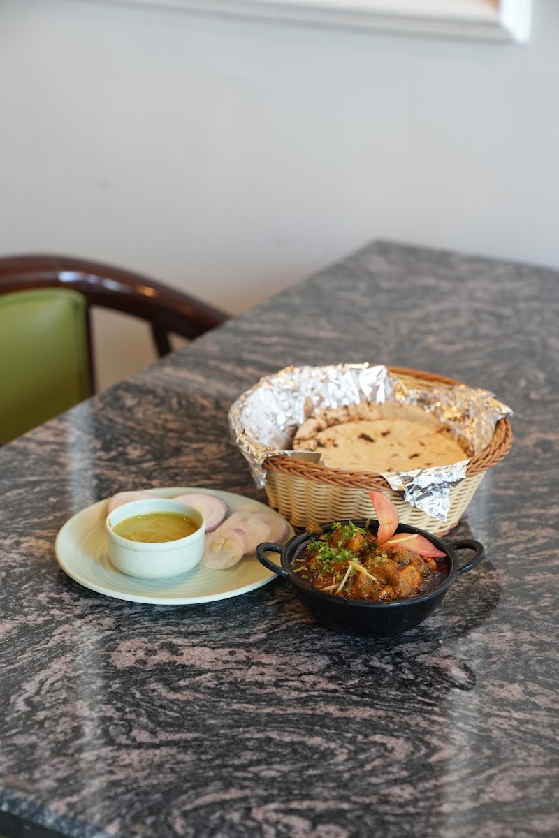 The Indian Handi || Non Veg Restaurant - The Indian Handi || Non Veg Restaurant Plot No. 37, Gandhi Path Rd, Girnar Colony, B Block, Vaishali Nagar, Jaipur, Rajasthan 302021, India