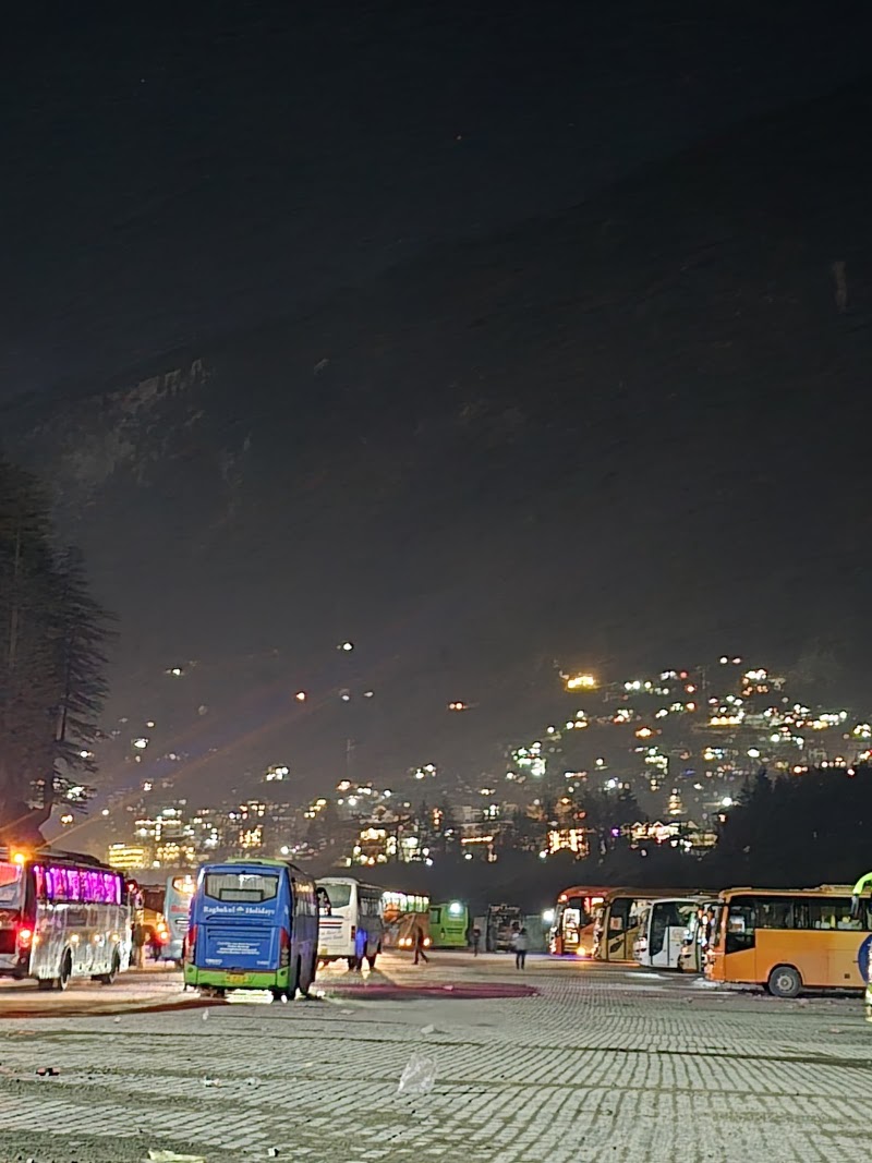 Manali Pvt Bus Stand - Manali Pvt Bus Stand, 65MQ+M74, NH 3, Dhungri Village, Manali, Nasogi, Himachal Pradesh 175131, India