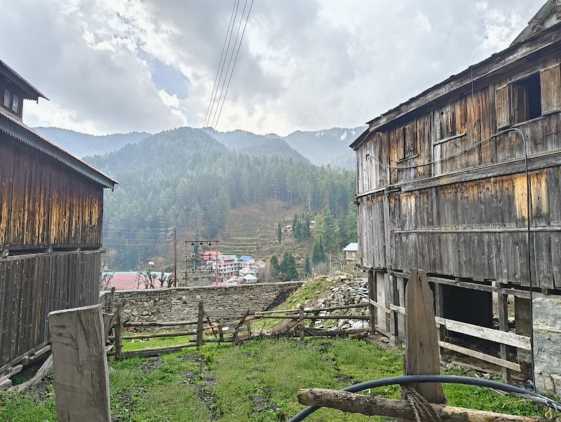 Bijjat Maharaj Temple Sarain - Bijjat Maharaj Temple Sarain, Tehsil Chopal, Sarain, Chaupal, Sarahan, Himachal Pradesh 171211, India