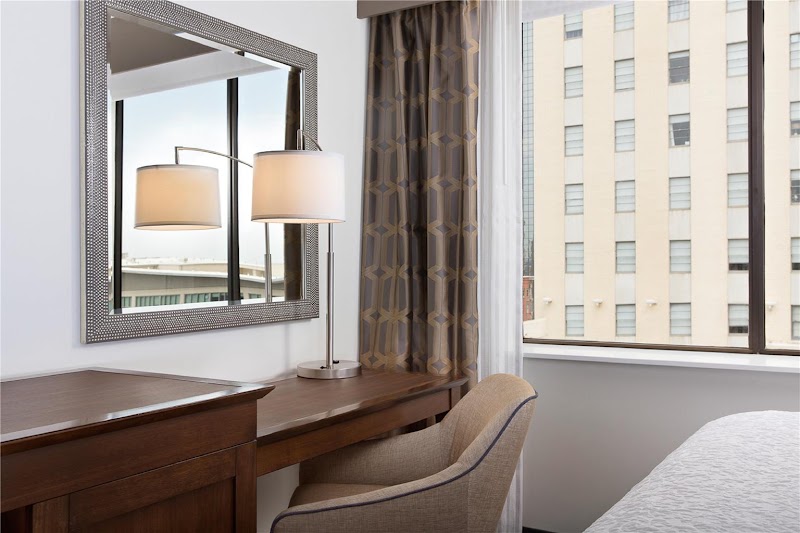 Hampton Inn & Suites Dallas Downtown - Hampton Inn & Suites Dallas Downtown, 1700 Commerce St, Dallas, TX 75201, USA