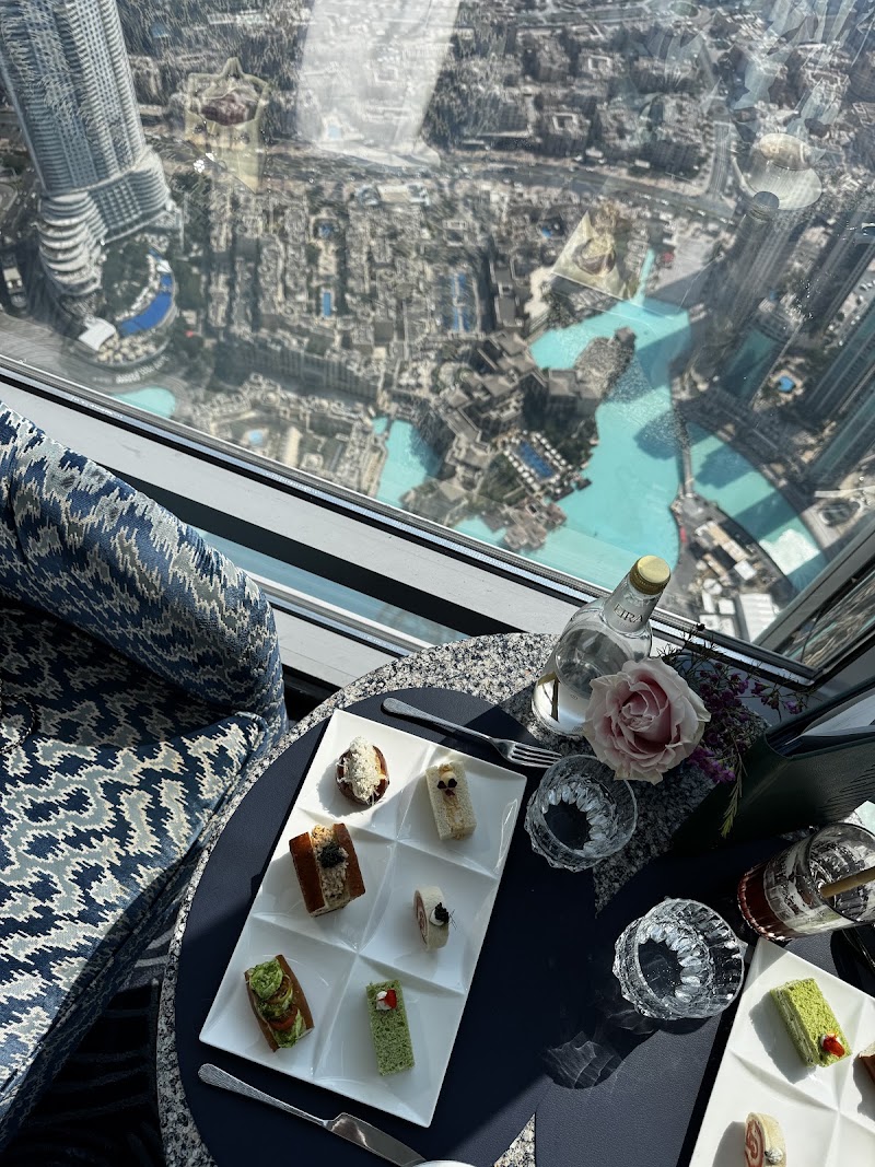 Atmosphere Burj Khalifa - Atmosphere Burj Khalifa 57XF+J8R Burj khalifa - 122nd Floor - Downtown Dubai - Dubai - United Arab Emirates