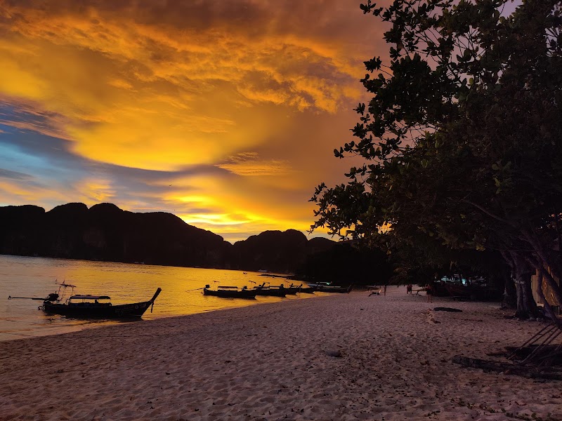 Long Beach Koh Phi Phi - Long Beach Koh Phi Phi Ao Nang, Mueang Krabi District, Krabi 81000, Thailand