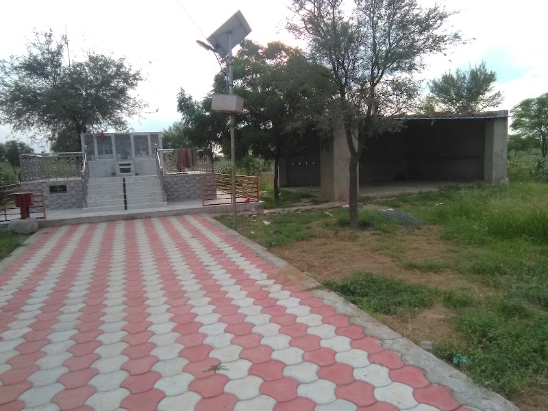 Om Banna Temple - Om Banna Temple 24CW+V65, Deenwaladkhani, Rajasthan 332303, India