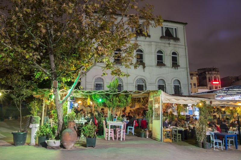 Akın Balık Karaköy - Akın Balık Karaköy, Arap Cami, Fermeneciler Cd. No:40/A, 34420 Beyoğlu/İstanbul, Türkiye
