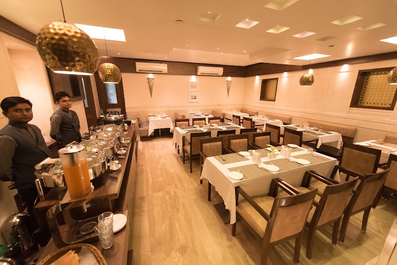 Hotel Le Grande - Mumbai International Airport - Hotel Le Grande - Mumbai International Airport Karishma Chambers, near Bombay Cambridge School, AAI Colony, J B Nagar, Andheri East, Mumbai, Maharashtra 400099, India