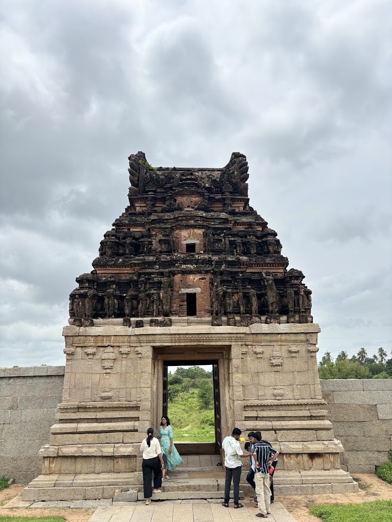 Octagonal Bath - Octagonal Bath, 8F8G+66H, Hampi, Kamalapura, Karnataka 583221, India
