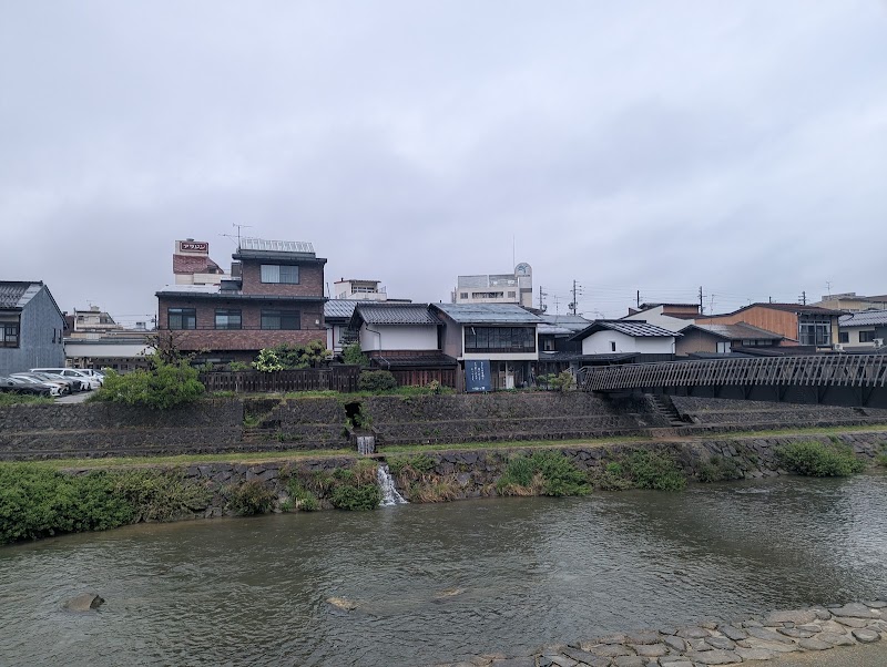 Miyagawa River - Miyagawa River, 1 Chome Oshinmachi, Takayama, Gifu 506-0851, Japan
