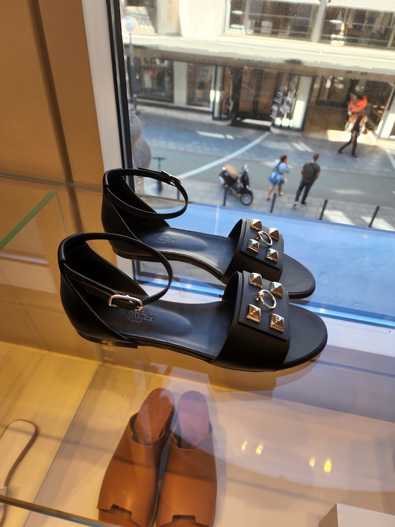 CHANEL - CHANEL, Goethestraße 10, 60313 Frankfurt am Main, Germany
