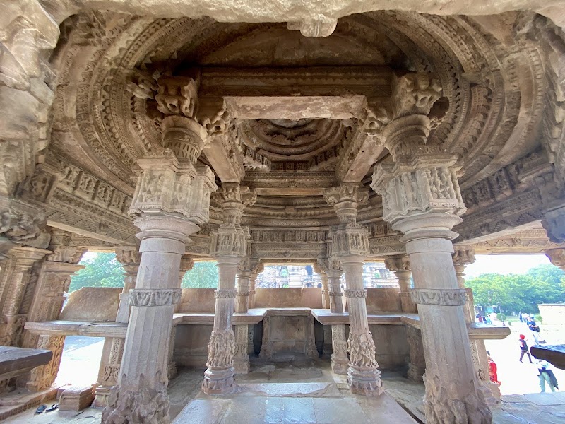 Sahasrabahu Twin Temples - Sahasrabahu Twin Temples Fort Campus, Near Post Office, 65FC+F46, Gwalior Fort, Gwalior, Madhya Pradesh 474008, India