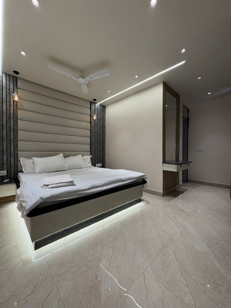 Luxury Sangam Stays - Luxury Sangam Stays FV43+287, Darbhanga Colony, George Town, Prayagraj, Uttar Pradesh 211002, India