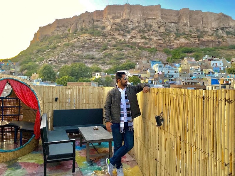 MJ Cafe & Restaurant - MJ Cafe & Restaurant Manak Chowk Rd, behind discovery guest house, near suraj haveli, suttarkhana, Jodhpur, Rajasthan 342001, India