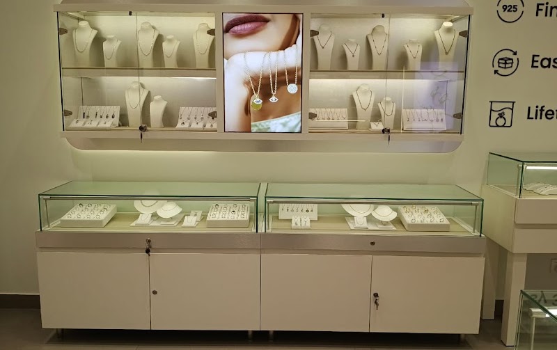 GIVA Silver & Gold Jewellery Store | Pavilion Mall, Ludhiana - GIVA Silver & Gold Jewellery Store | Pavilion Mall, Ludhiana Shop No. A07, Atrium, B-I, Pavilion Mall, 1258, Kailash Cinema Rd, Civil Lines, Ludhiana, Punjab 141001, India