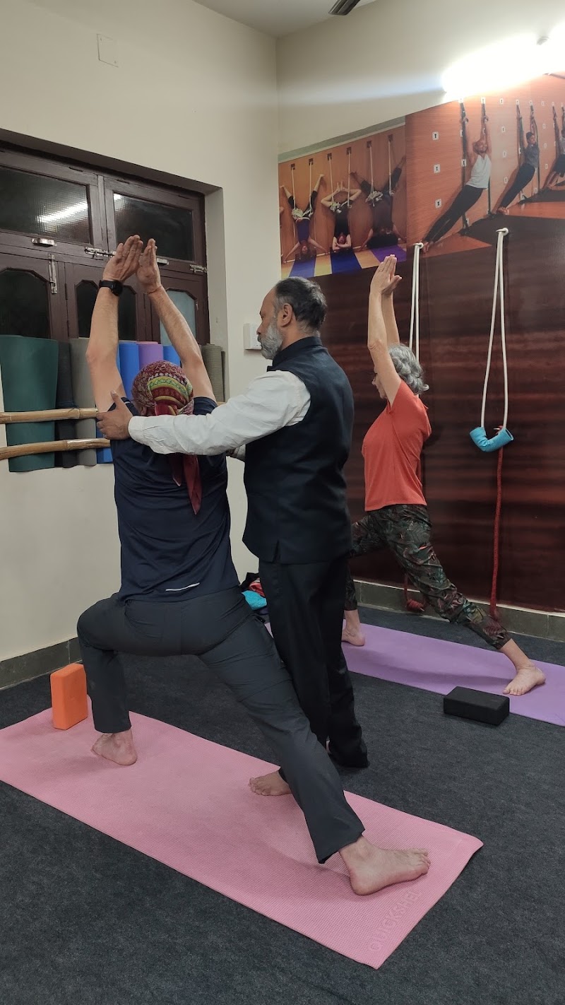 Chaitanya Yoga Kendra , kriya yog - Chaitanya Yoga Kendra , kriya yog BHELUPUR , DIOMOND HOTEL ROAD FRONT OF IP VIJAYA MALL BESIDE INDIAN OIL PETROL PUMP B12/112 j-3 GAURIGANJ BHELUPUR 2nd branch Soniya aurangabad road, Gauriganj, Bhelupur, Varanasi, Uttar Pradesh 221001, India