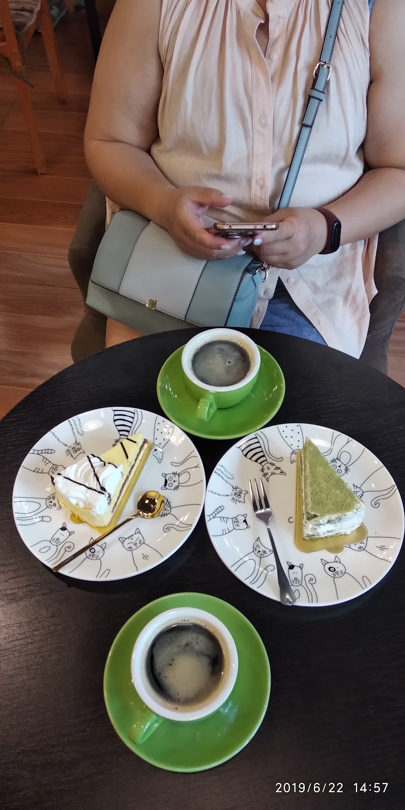 Jiemao Cafe - Jiemao Cafe J26J+JXF, Min Tang Lu, 宝安区 Shen Zhen Shi, Guang Dong Sheng, China, 518131