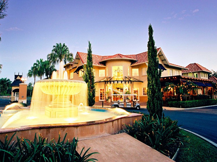 Lakes Cairns Resort - Lakes Cairns Resort The Lakes Resort & Spa, 2/10 Greenslopes St, Cairns North QLD 4870, Australia