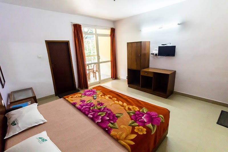 Munnar group booking - Munnar group booking, road, Silent Valley, Munnar, Kerala 685612, India