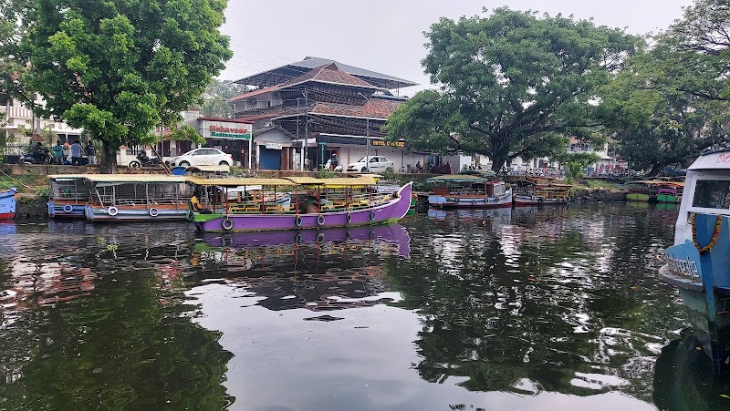 Alleppey Boathouse - Alleppey Boathouse Mud Road Connecting West, Punnamada, Tottathode with, East Tottathode, Starting Point, Alappuzha, Mullakkal, Kerala 688013, India