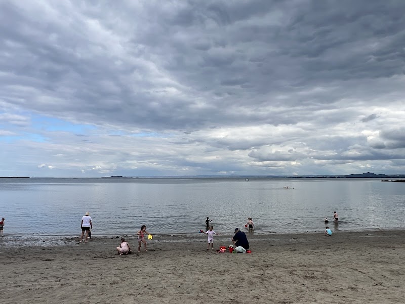 Silver Sands Beach, Aberdour - Silver Sands Beach, Aberdour, Firth of Forth, Burntisland KY3 0RQ, UK