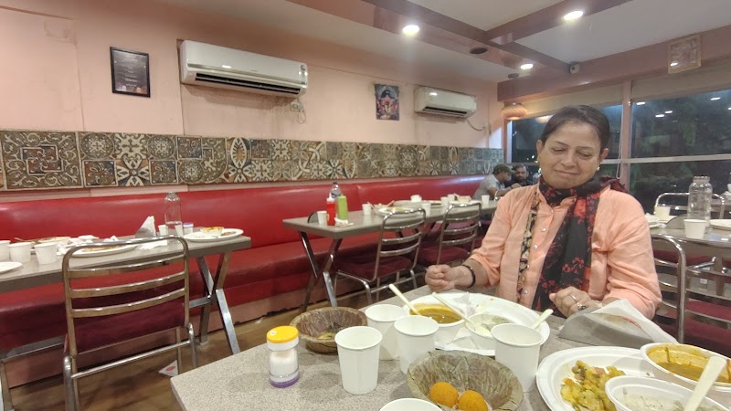 Tewari Brothers New Alipore - Tewari Brothers New Alipore, Mani Aangan, 78/12, Road, Mani Aangan, Block E, New Alipore, Kolkata, West Bengal 700053, India