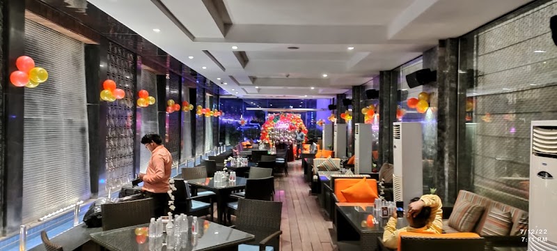 Madin Hotel - Madin Hotel The Mall Rd, beside JHV Mall, Near JHV Mall, Varanasi cantonment, Varanasi, Uttar Pradesh 221002, India