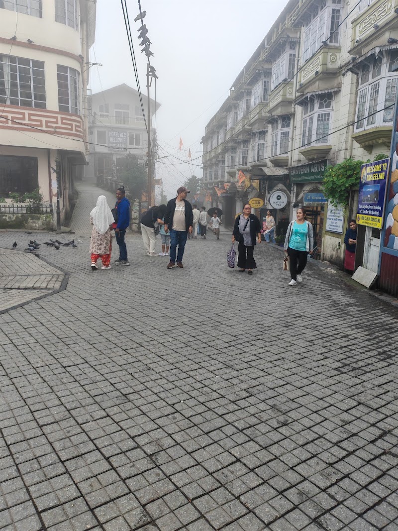 Chowrasta - Chowrasta 27Q7+MHC, Chauk Bazaar, Darjeeling, West Bengal 734101, India