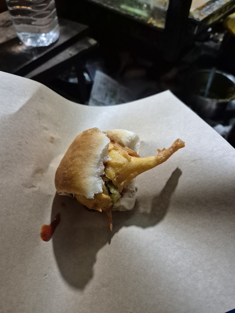 Kadam's Famous Vada Pav Center - Matheran - Kadam's Famous Vada Pav Center - Matheran, X7QC+38H, Matheran, Maharashtra 410102, India