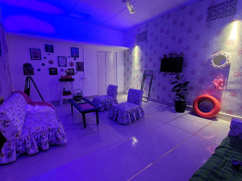 Gianna Home Stay - Gianna Home Stay TR Phookan Rd, Sonali Jayanti Nagar, Tarajan, Jorhat, Assam 785001, India