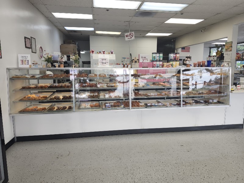 Angel's Donuts & Ice Cream Van Mall - Angel's Donuts & Ice Cream Van Mall, 8115 NE Vancouver Mall Dr STE 40 Ste 50, Vancouver, WA 98662, USA