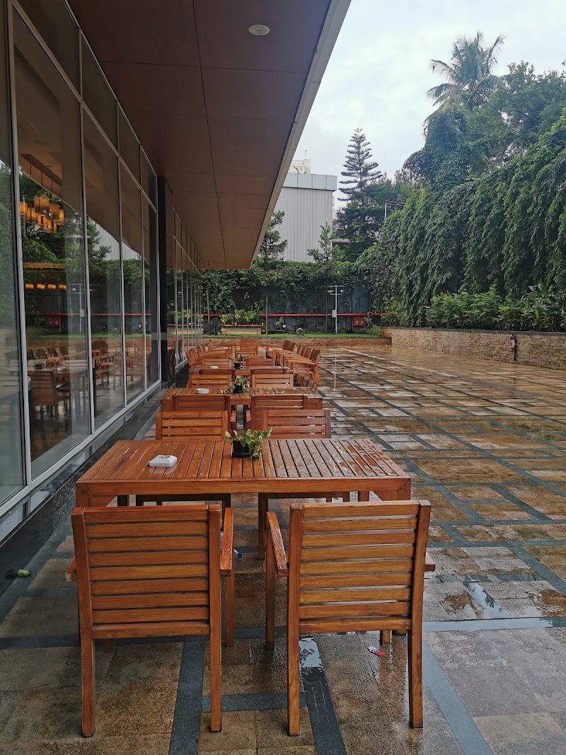 b Café