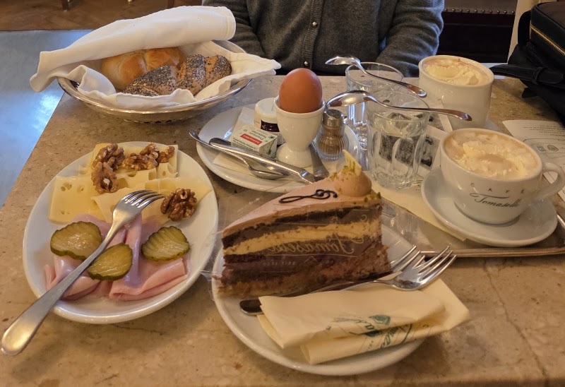Café Tomaselli - Café Tomaselli, Alter Markt 9, 5020 Salzburg, Austria