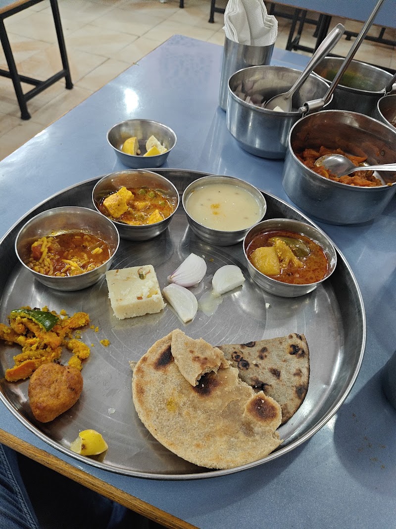 Hotel Raghuvanshi Gujrati Bhojanalay - Hotel Raghuvanshi Gujrati Bhojanalay Shiv Murthy Galli, Jassa Ram Rd, near Railway Station, Sharvan Nath Nagar, Haridwar, Uttarakhand 249401, India