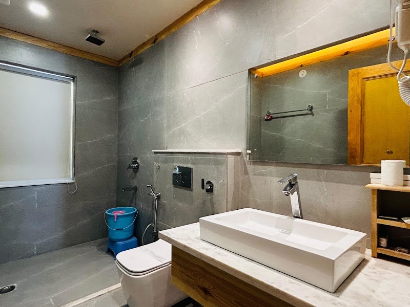 Hunder Resort - Hunder Resort Chakzot, Hunder Rd Hunder Jammu and Kashmir, HFR7+85J, Hunder, 194401