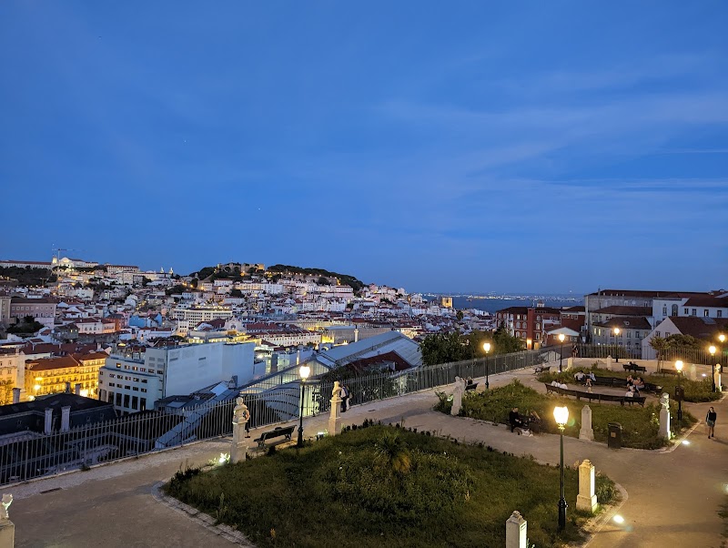 Miradouro de São Pedro de Alcântara - Miradouro de São Pedro de Alcântara R. de São Pedro de Alcântara, 1250-238 Lisboa, Portugal