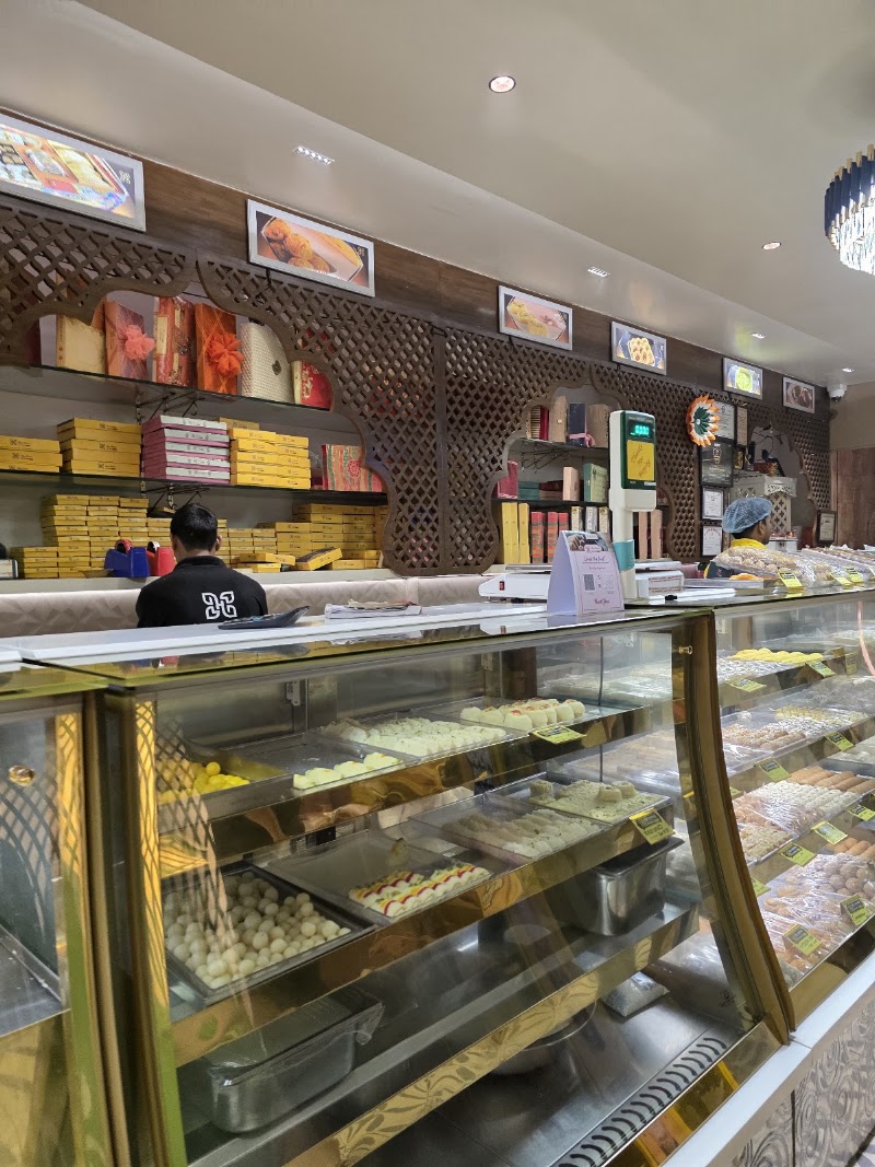 Hira Halwai & Sons | Best Sweet Shop in Prayagraj | Best Restaurant in Prayagraj - Hira Halwai & Sons | Best Sweet Shop in Prayagraj | Best Restaurant in Prayagraj 61/36/A2, FR6P+H2H, Sardar Patel Marg, Vivek Vihar Colony, Civil Lines, Prayagraj, Uttar Pradesh 211002, India