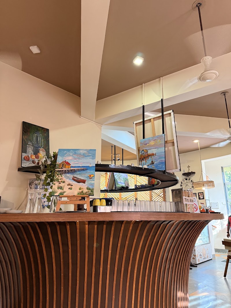 Caravela Cafe And Bistro