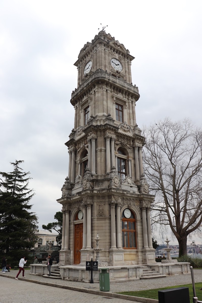 Dolmabahçe Caddesi - Dolmabahçe Caddesi, Vişnezade, Dolmabahçe Cd., 34357 Beşiktaş/İstanbul, Türkiye