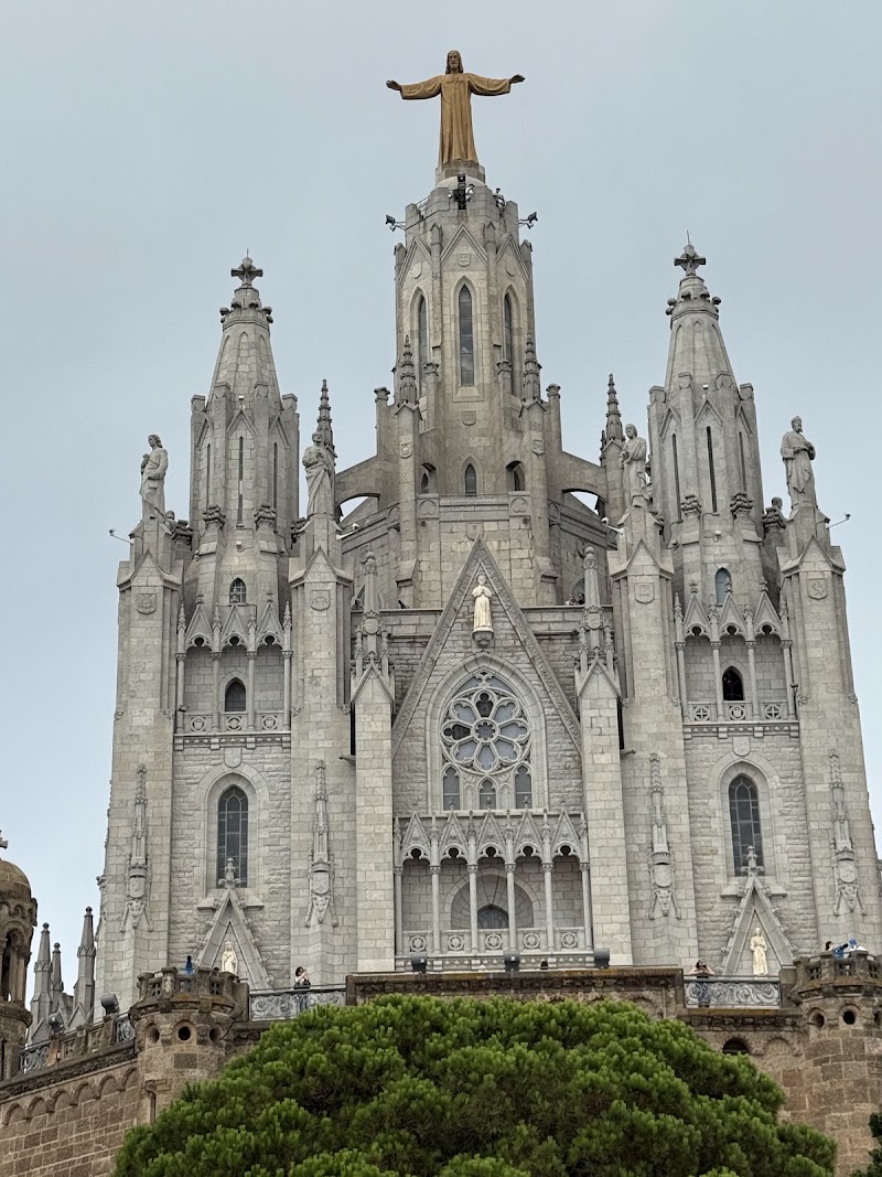 GO LOCAL Barcelona private tours, day trips. Wine, history, food, art, family friendly experiences - GO LOCAL Barcelona private tours, day trips. Wine, history, food, art, family friendly experiences, Carrer de Lafont, 6, Sants-Montjuïc, 08004 Barcelona, Spain