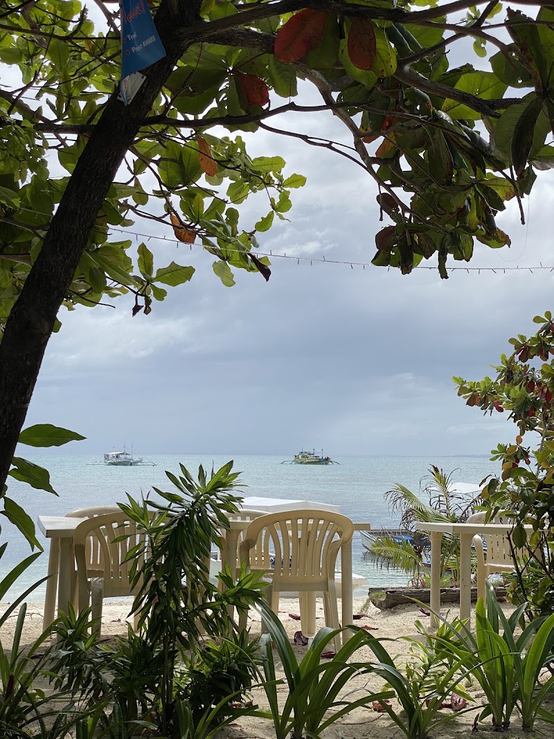 OYO 853 Malapascua Beach And Dive Resort