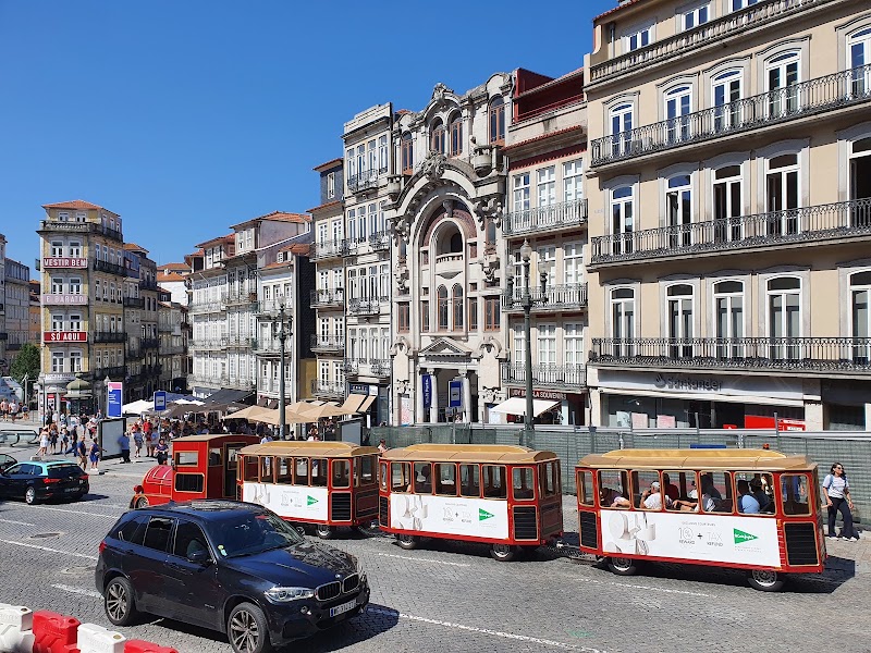 Living Tours - Living Tours, R. de Mouzinho da Silveira 352 354, 4050-418 Porto, Portugal