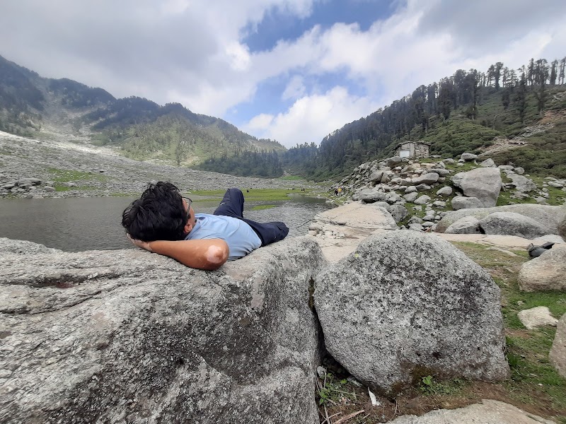 Kareri Lake - Kareri Lake 87GF+982 Lake, Kareri, Himachal Pradesh 176216, India