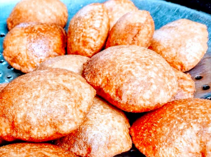 Monu Jain Kachori Wala - Monu Jain Kachori Wala 74/3, Sadar Bazar, Naya Bazar, Gurugram, Haryana 122001, India