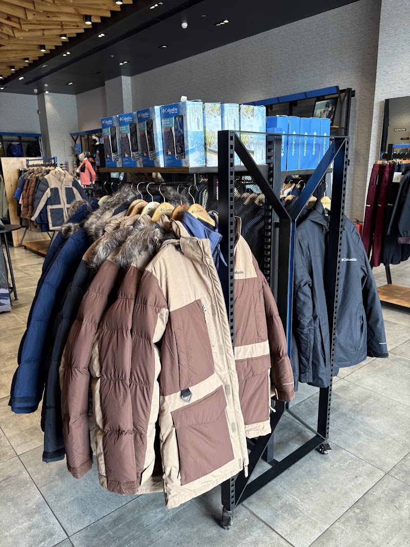 Columbia Sportwear, Pavilion Mall - Columbia Sportwear, Pavilion Mall 1st Floor, FF 107-108, Pavilion Mall, Neat, Fountain Chowk, Civil Lines, Ludhiana, Punjab 141001, India