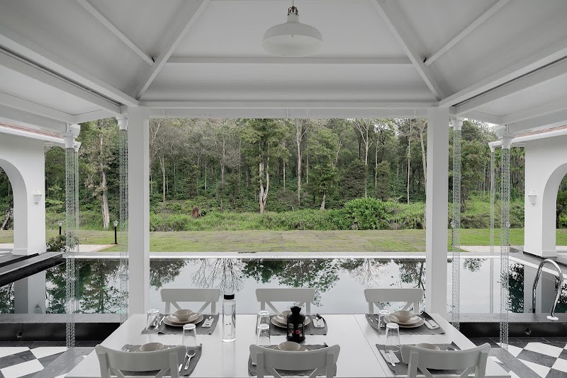 StayVista at Mudra Manor | Premium Villa with Pool in Coorg - StayVista at Mudra Manor | Premium Villa with Pool in Coorg, Bunglow No 131C, Mudhra C/o, Santagherry Estate, Dist, Suntikoppa, Uluguli, Karnataka 571237, India