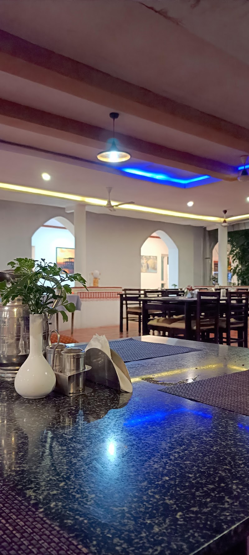 Hotel Mayura Bhuvaneshwari - Hotel Mayura Bhuvaneshwari, Kamalapura Hospet Taluk, Kamalapura, Karnataka 583221, India