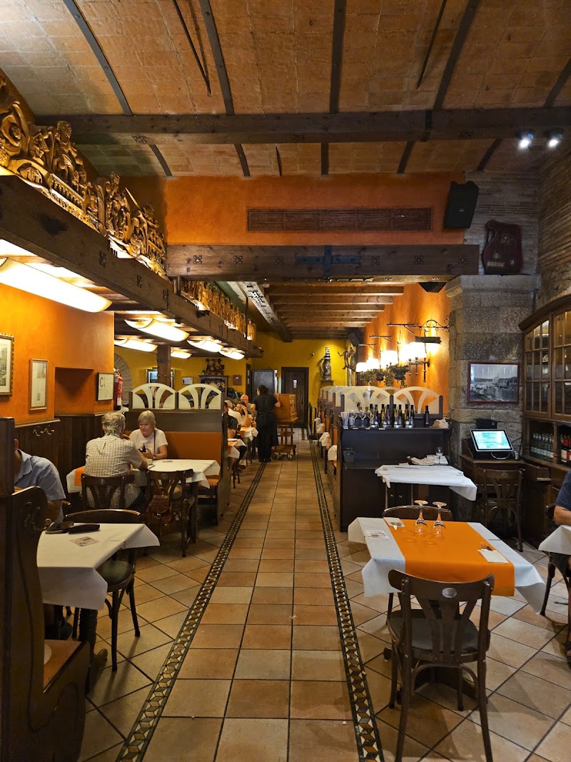 Casa Marieta Restaurant - Casa Marieta Restaurant Pl. de la Independència, 5, 6, 17001 Girona, Spain