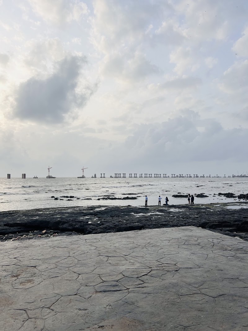 Mannat - Mannat, 2RWC+P3J, Mount Mary, Bandra West, Mumbai, Maharashtra 400050, India