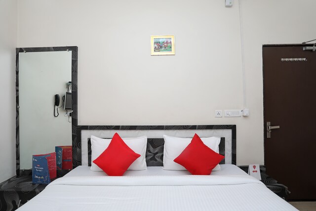 OYO Flagship 26612 Phoenix Inn - OYO Flagship 26612 Phoenix Inn 74, Gali no-2, Station Rd, Narmada Para, Balaji Nagar, Raipur, Chhattisgarh 492009, India