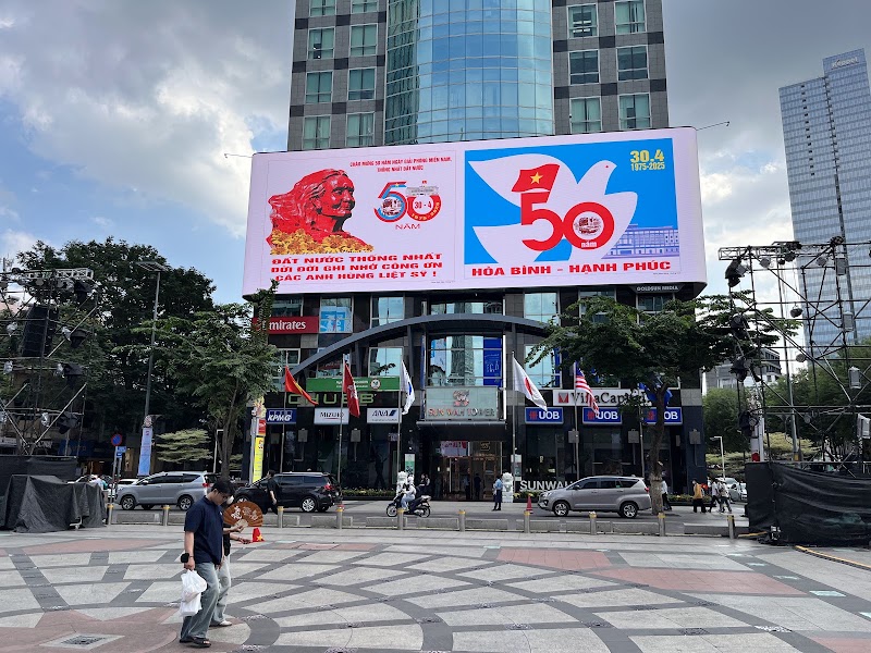 karaoke Olala - karaoke Olala, QJ4H+32, Phu Lam, Ho Chi Minh 700000, Vietnam