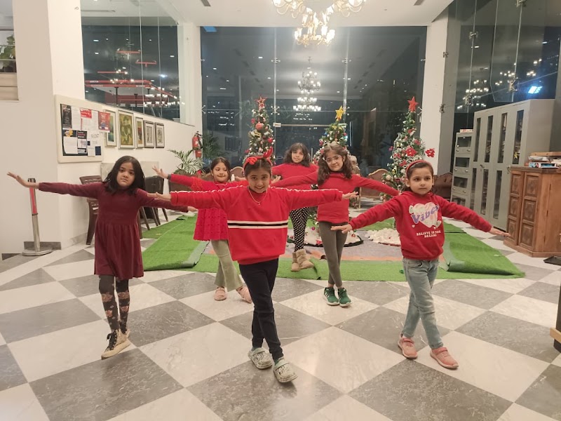 DVC Dance & Fitness Studio - DVC Dance & Fitness Studio Basement :- House No :-166, near Gayatri Mandir, Urban Estate, Sector 40, Gurugram, Haryana 122001, India