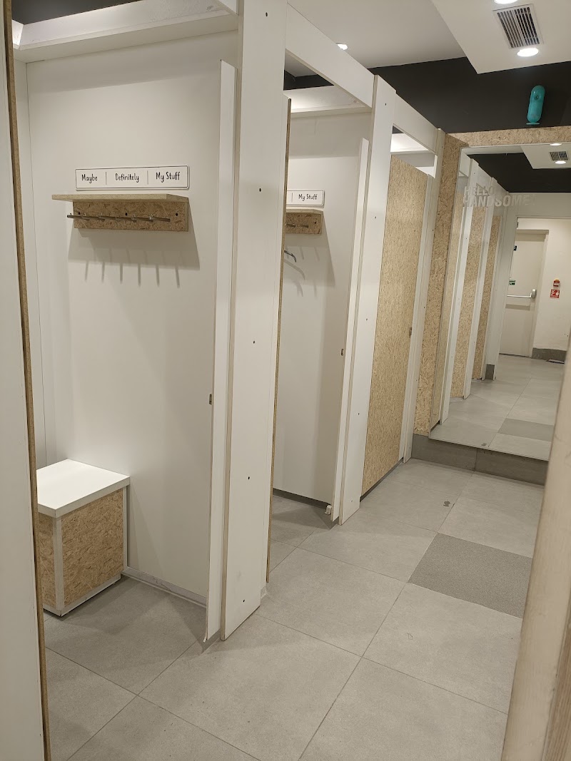 Max - Max Lower GF, Phase 1, Spectrum Mall, Metro Station, Sector 75 Rd, Nr, Sector 50, Noida, Uttar Pradesh 201316, India